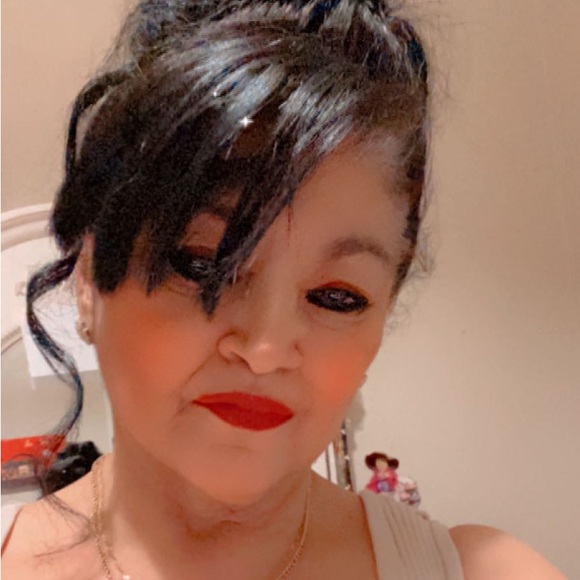 Meet your Posher, Raychel - Picture 2 of 4